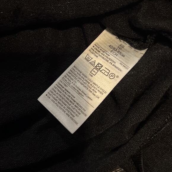 Banana Republic Black V Neck Sweater Size Xs - Picture 4 of 5